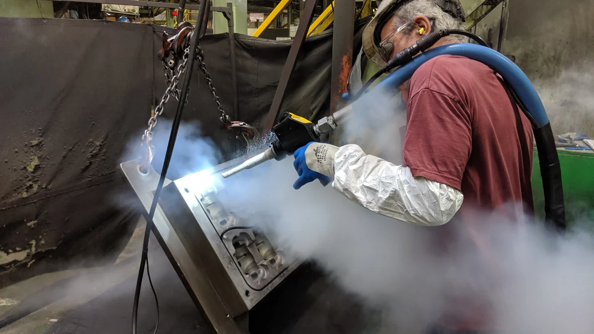 Cold Jet dry ice blasting removes resin and chemical residues from a foundry core box