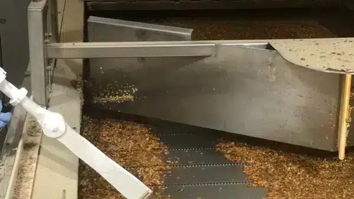 Cold Jet dry ice blasting cleans a grain oven in an industrial bakery