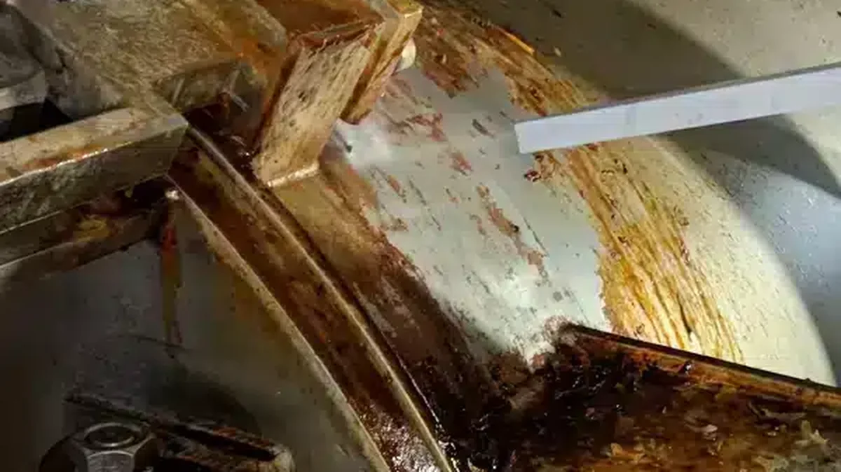 Cold Jet dry ice blasting removes oil residue from fryers and cookers